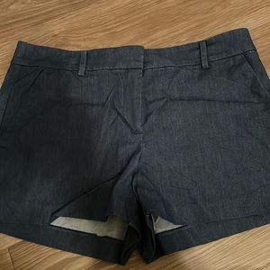 Loft light weight dress denim shorts/ like new/ 10P/ 3 in inseam
